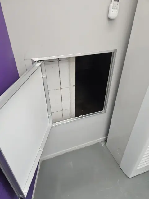 점검구설치 — 벽면 점검구 개방(배관 확인)